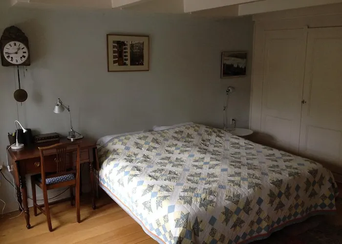 Vondelparkmuseum B&B 3*